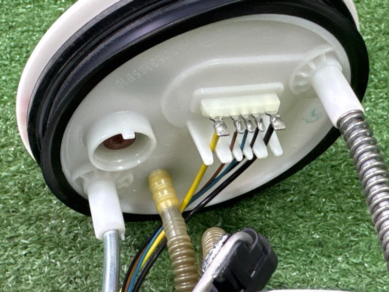 Насос топливный (Бензонасос) Skoda Octavia A5