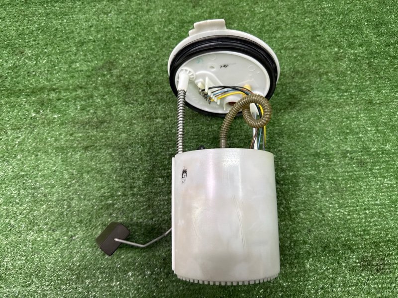 Насос топливный (Бензонасос) Skoda Octavia A5