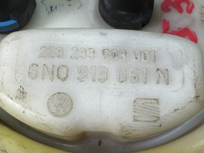 Насос топливный (Бензонасос) Volkswagen Polo