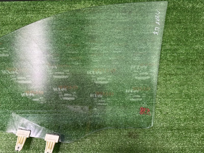 Стекло двери Suzuki Liana