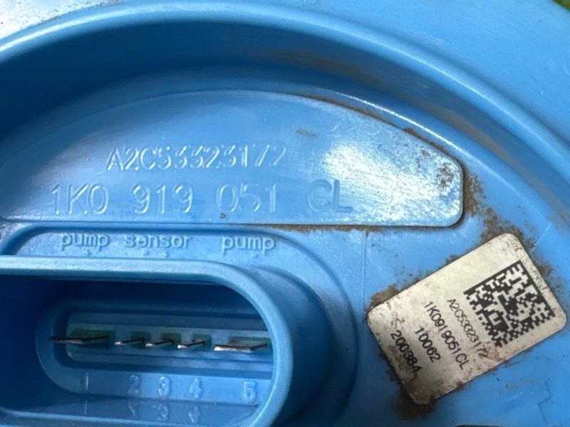 Насос топливный (Бензонасос) Skoda Octavia A5