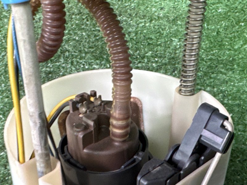 Насос топливный (Бензонасос) Skoda Octavia A5