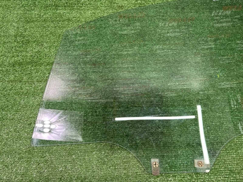 Стекло двери Chevrolet Spark