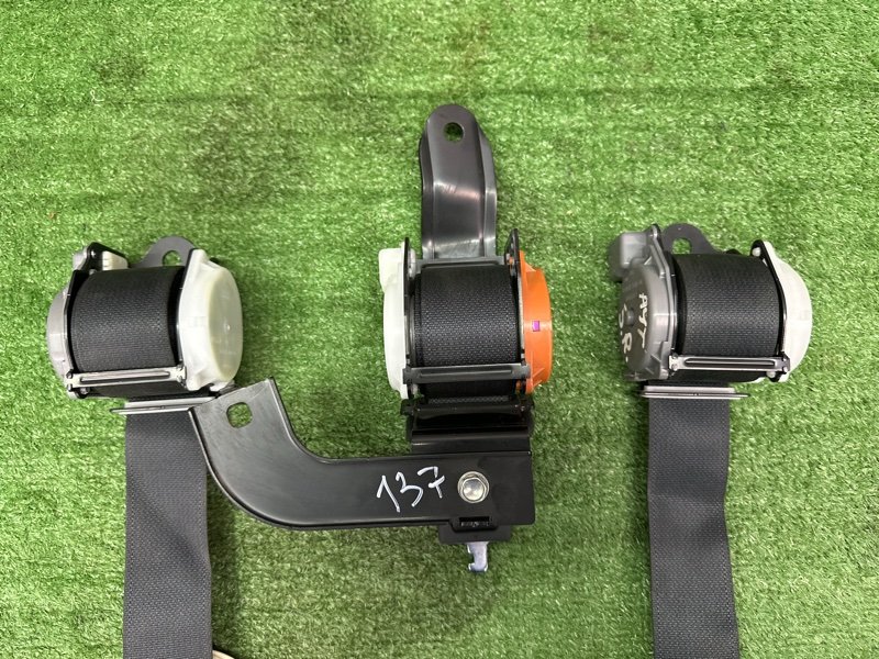 Ремни безопасности Mitsubishi Outlander 3