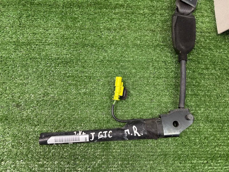 Ремень безопасности Opel Astra GTC