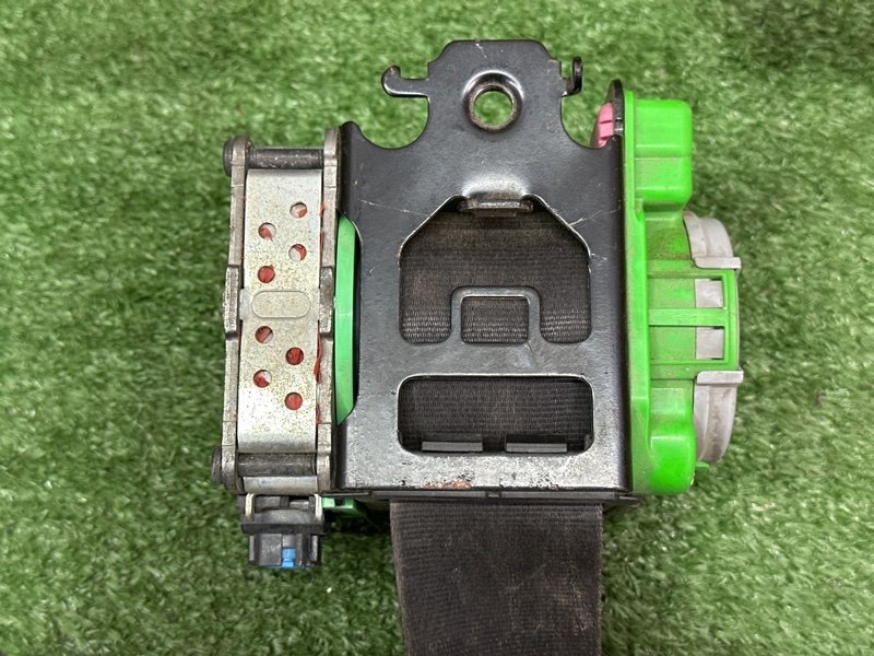 Ремень безопасности Citroen C 4