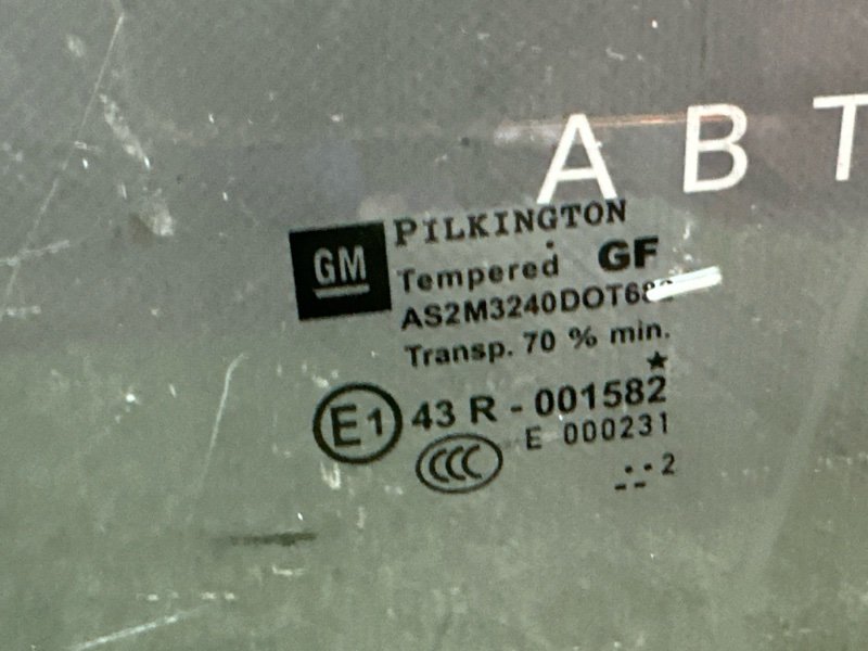 Стекло двери Opel Astra H