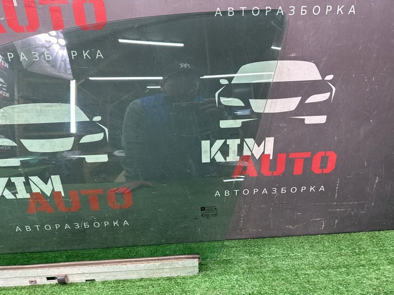 Стекло двери Opel Astra H