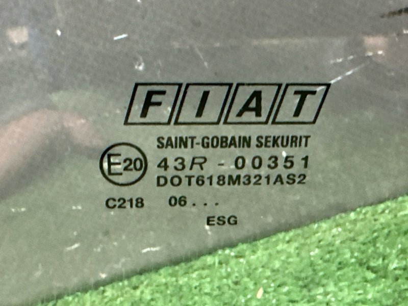 Стекло двери Fiat Panda