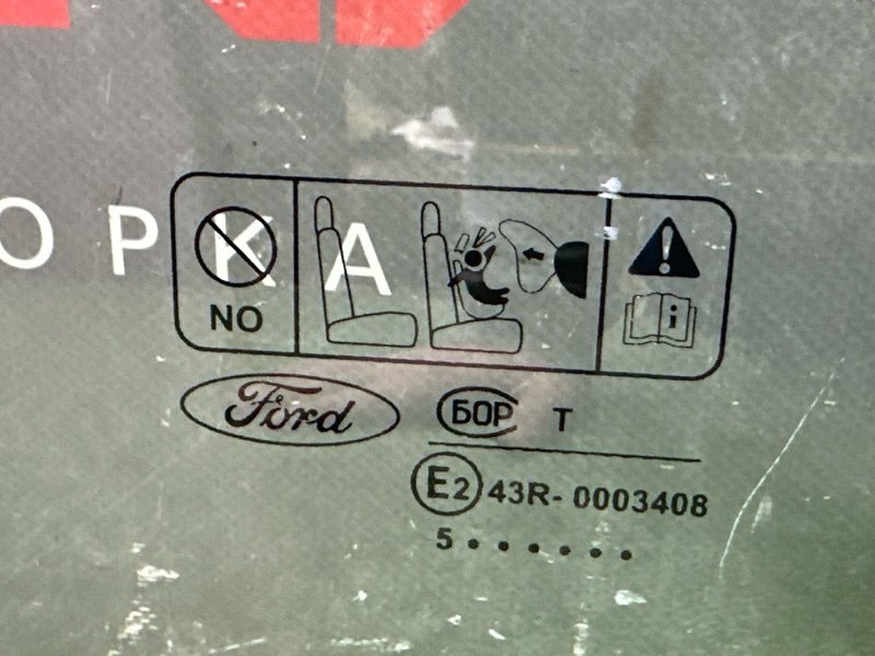 Стекло двери Ford Focus 2