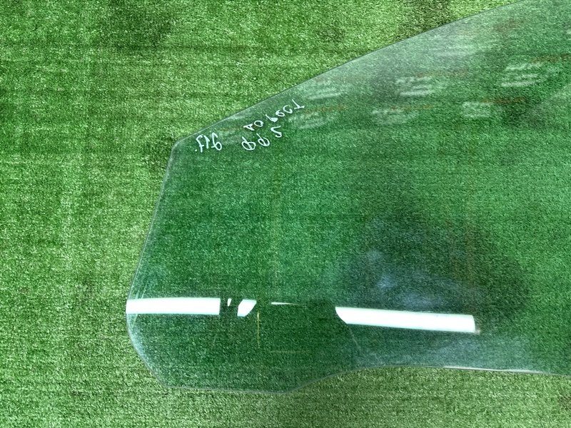 Стекло двери Ford Focus 2