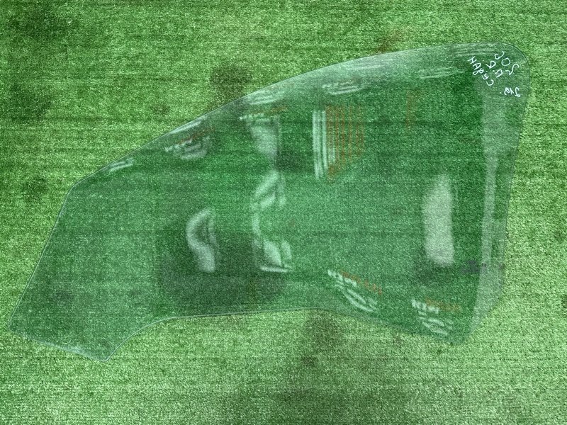 Стекло двери Peugeot 206