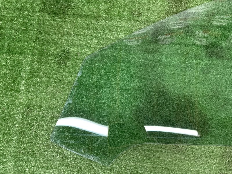 Стекло двери Peugeot 206