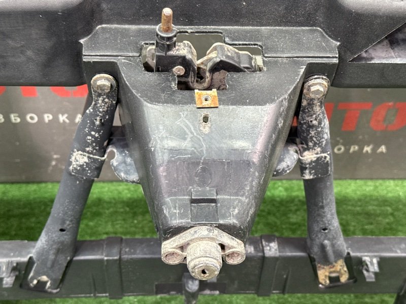 Панель передняя(телевизор) Ford Mondeo 3