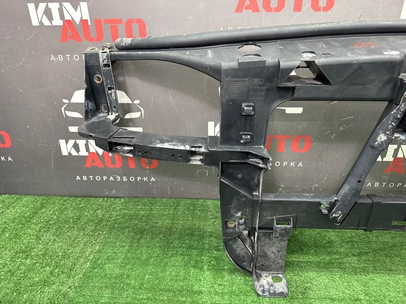 Панель передняя(телевизор) Ford Mondeo 3