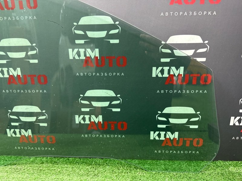 Стекло двери Ford Focus 2