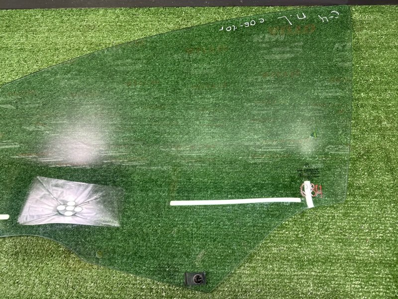 Стекло двери Citroen C4