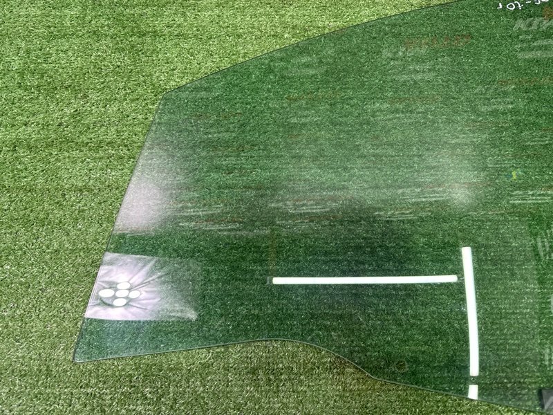 Стекло двери Citroen C4