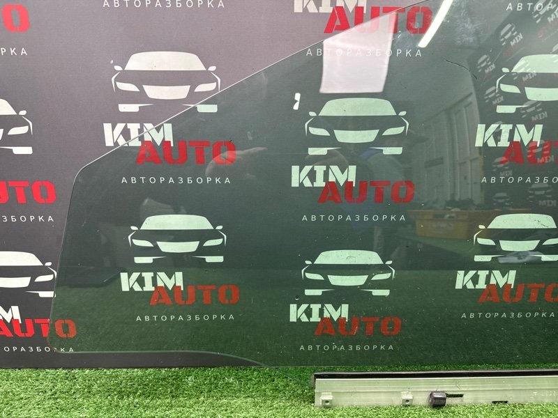 Стекло двери Opel Astra H