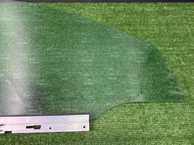 Стекло двери Opel Astra H