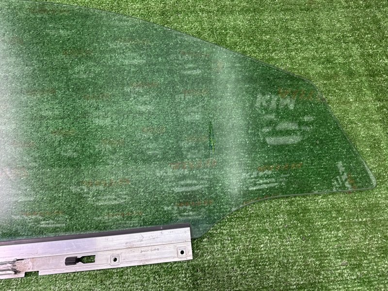 Стекло двери Opel Astra H