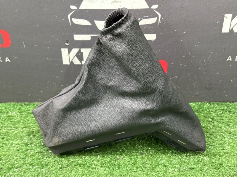 Кожух рычага стояночного тормоза Opel Astra H