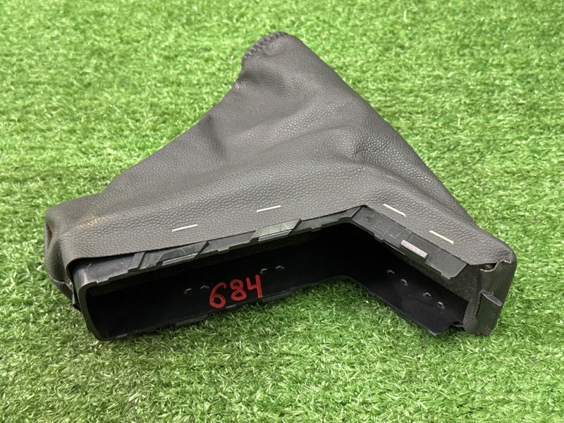 Кожух рычага стояночного тормоза Opel Astra H