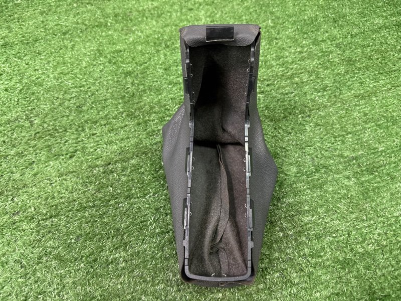 Кожух рычага стояночного тормоза Opel Astra H