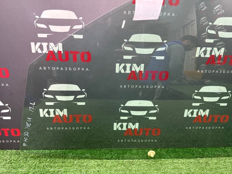 Стекло двери Ford Fusion