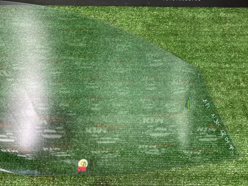 Стекло двери Ford Fusion