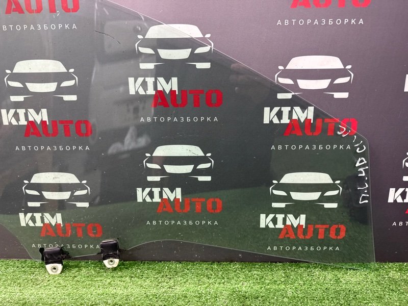 Стекло двери Honda Civic 4D