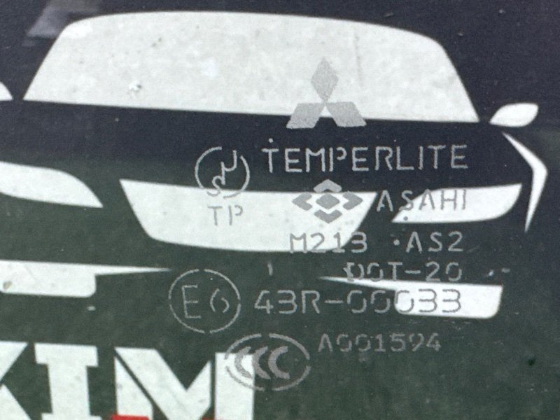 Стекло двери Mitsubishi Lancer 9