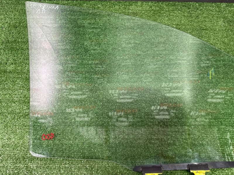 Стекло двери Mitsubishi Lancer 9