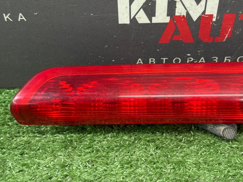 Фонарь задний стоп-сигнал Peugeot 308