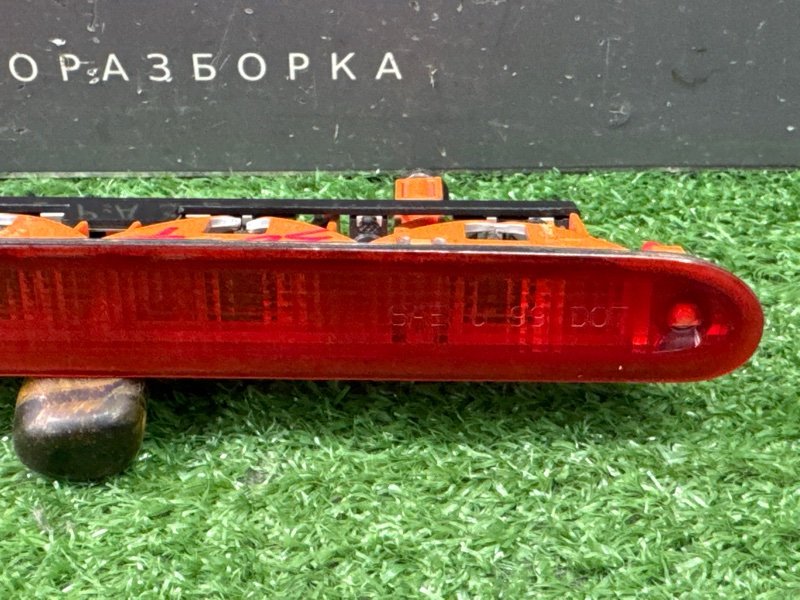 Фонарь задний стоп-сигнал Peugeot 307
