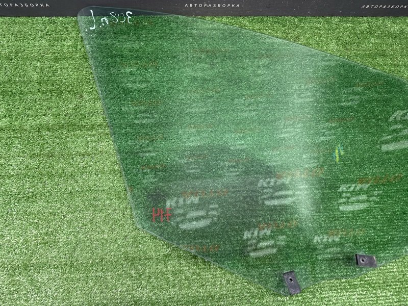 Стекло двери Peugeot 308