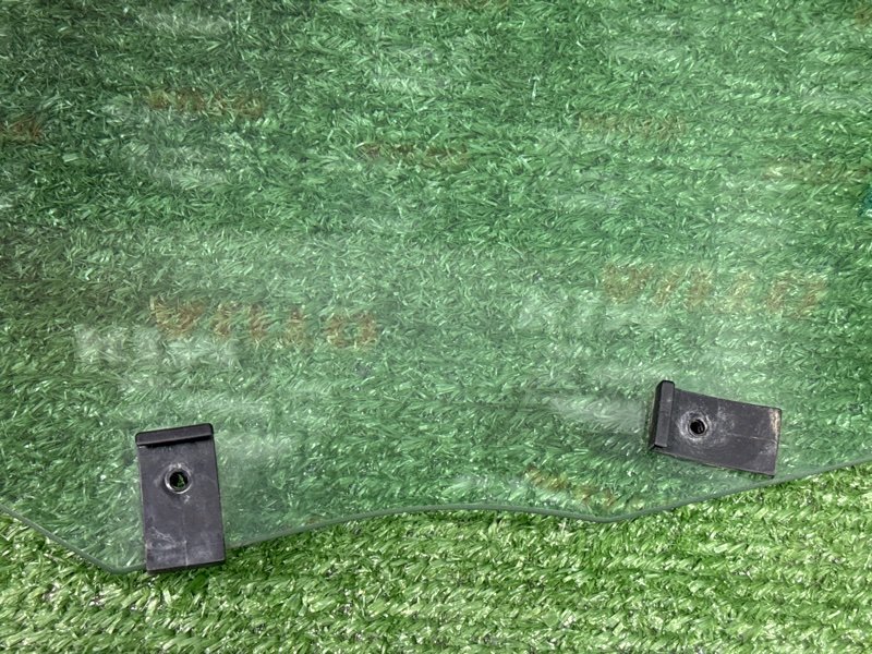 Стекло двери Peugeot 308