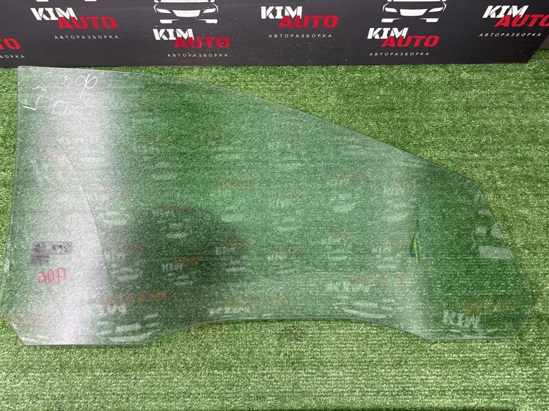 Стекло двери Ford Focus 2