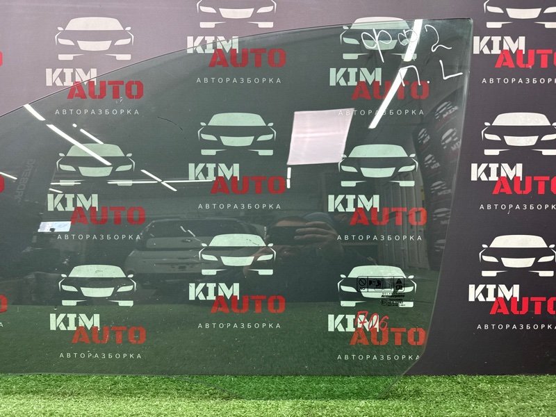 Стекло двери Ford Focus 2