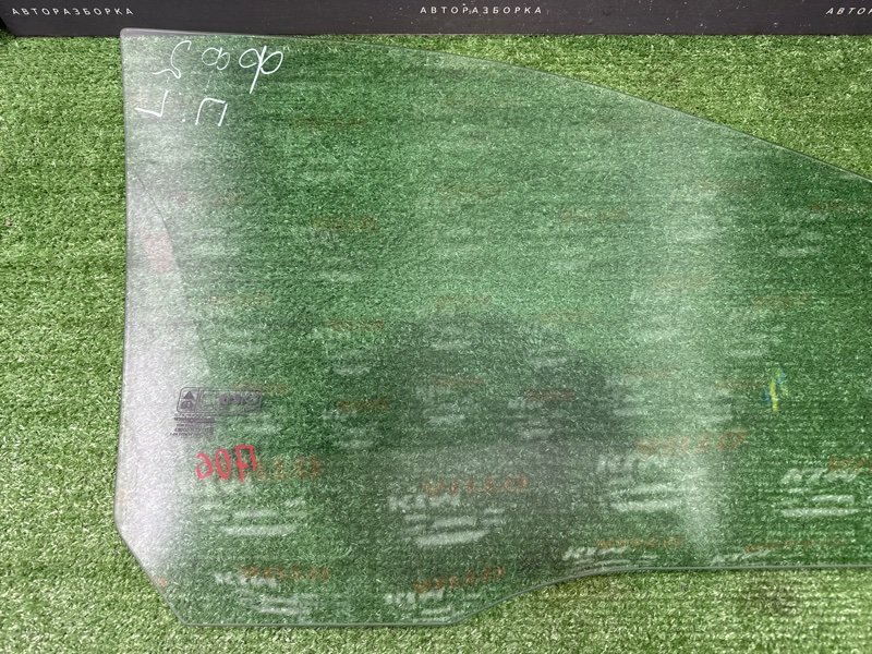 Стекло двери Ford Focus 2