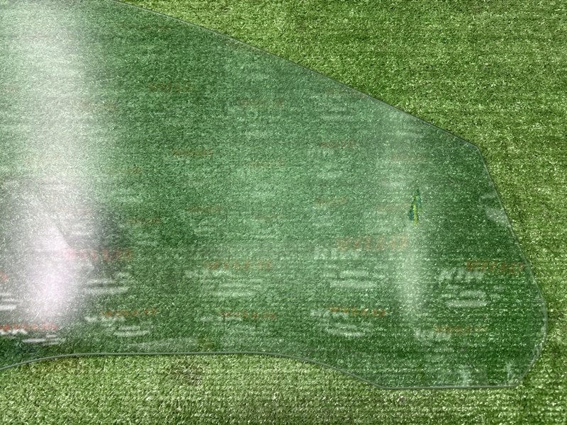 Стекло двери Ford Focus 2