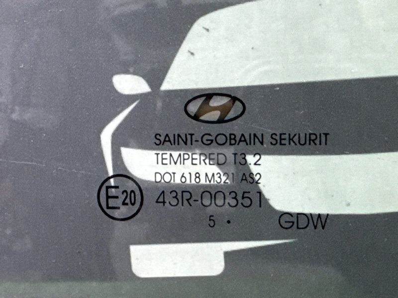 Стекло двери Hyundai i30