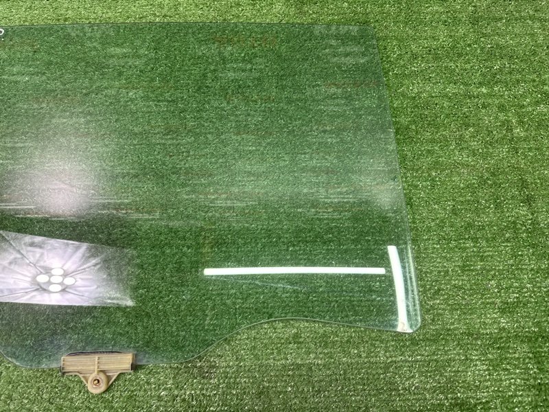 Стекло двери Hyundai i30