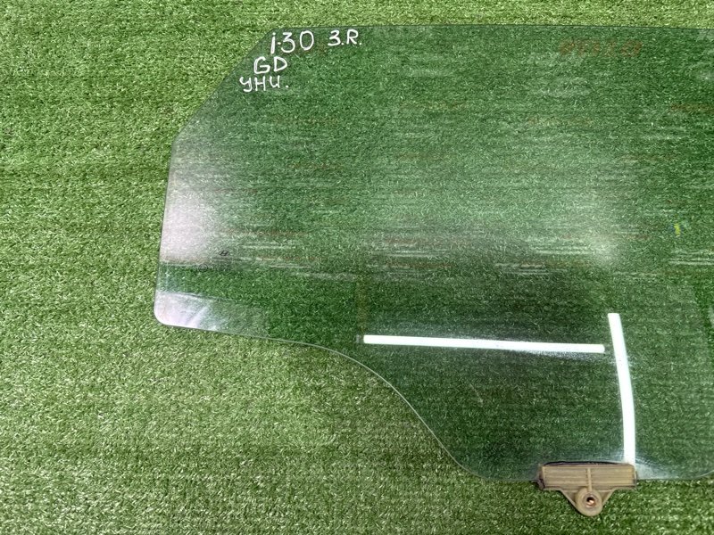 Стекло двери Hyundai i30