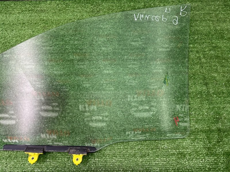 Стекло двери Mitsubishi Lancer 9