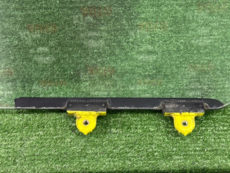 Стекло двери Mitsubishi Lancer 9