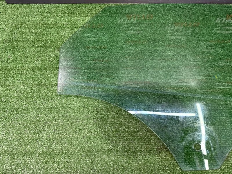 Стекло двери Ford Mondeo 4