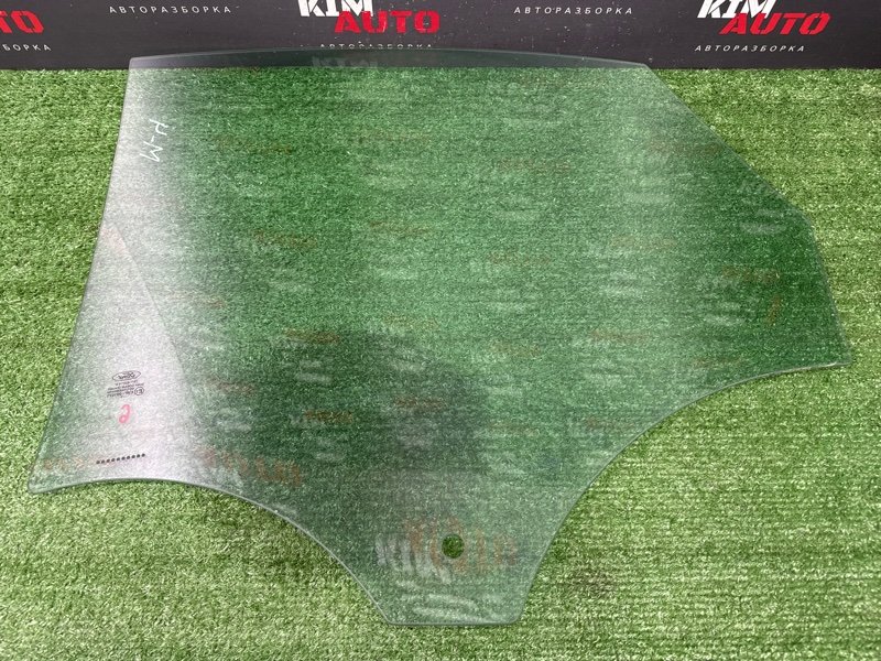 Стекло двери Ford Mondeo 4