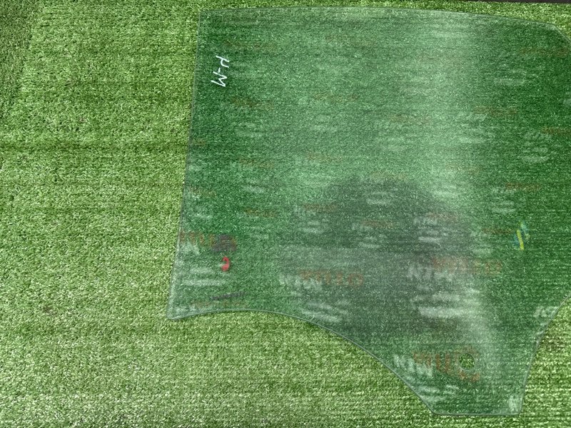 Стекло двери Ford Mondeo 4