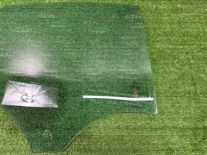 Стекло двери Ford Mondeo 4